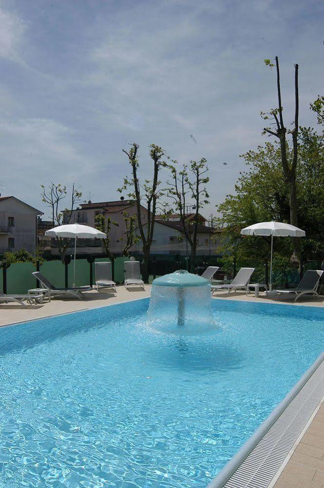 Hotel Prater チェゼナーティコ エクステリア 写真